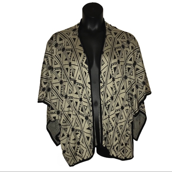 I’m in love with Derek Tribal Print Shawl Coverup - Picture 1 of 7